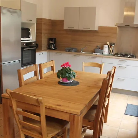 Sainte Hune 아파트 *