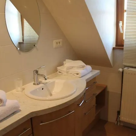 Sainte Hune 우나비르